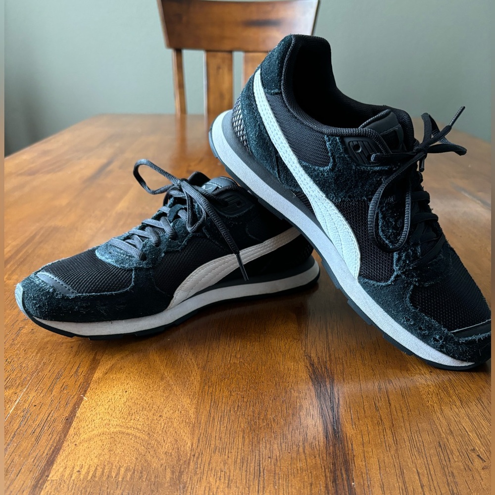 Puma Sneakers
